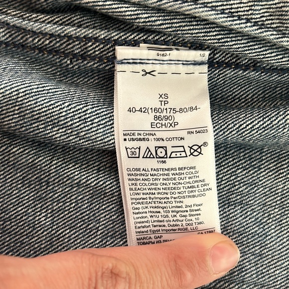 NWT GAP Denim Jacket - Picture 4 of 5